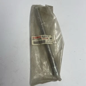 NOS Zinc Plated Rear Wheel Axle Yamaha DS DT MX R RD RT TT SR XT 150-25381-01 - Picture 1 of 5