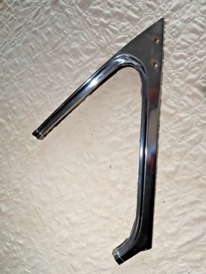 51-53 Buick Special Super Izquierda Puerta Delantera Ventilación Ventana Moldura Envolvente Borde Foto 1 de 4