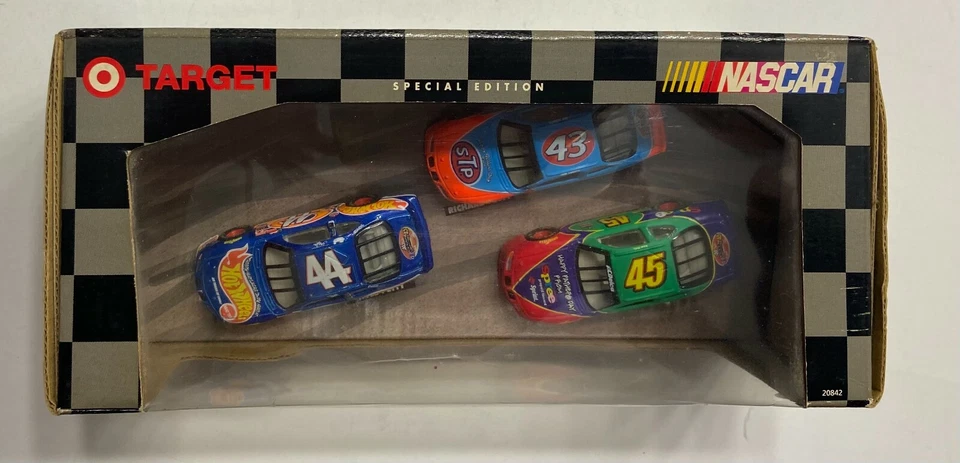 Hot Wheels Target NASCAR 3 Car Pro Racing Set Petty Generations 20842