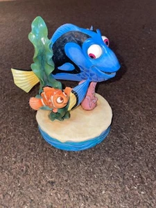 disney traditions. Floting friendship. from finding nemo - Picture 1 of 3