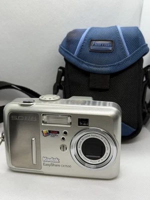 Kodak Digital Camera EasyShare CX7530 5.0MP Silver Tested with carry case - Image 1 of 4