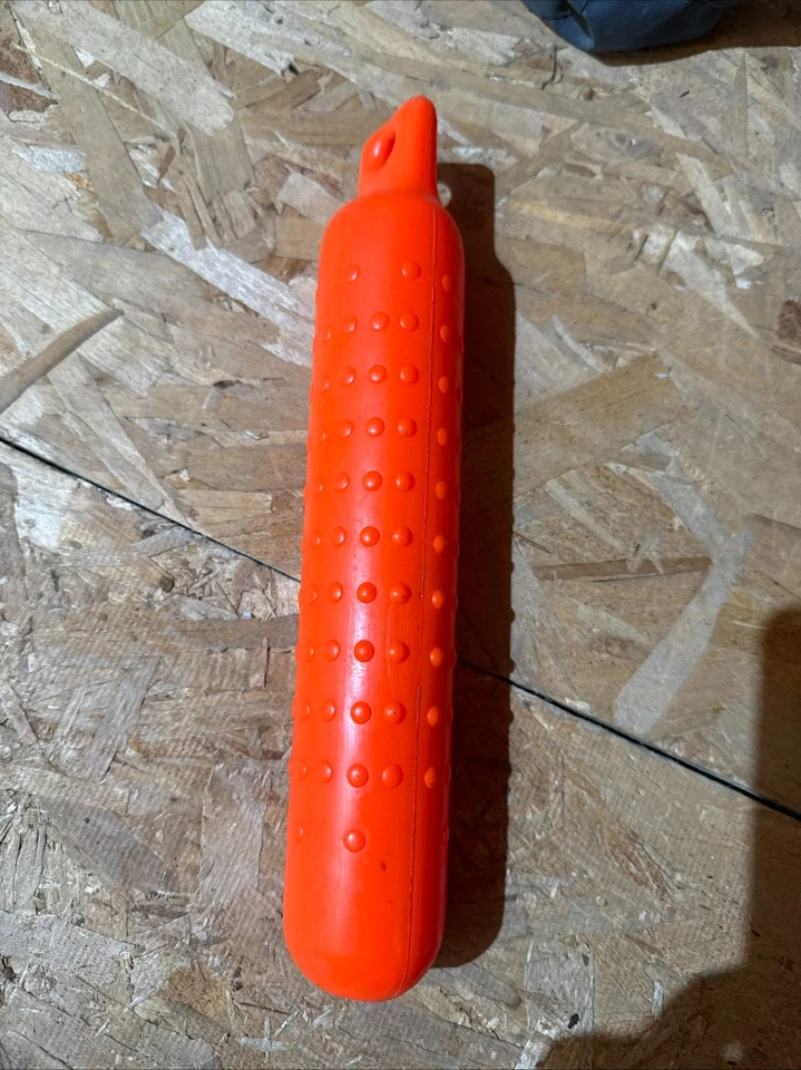 Maniquí de entrenamiento flotante de plástico para perro de recuperación Foto 1 de 1