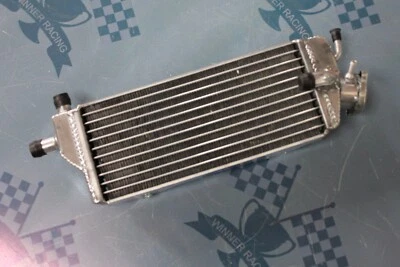 Radiador de aluminio derecho Fit TM Racing EN/MX 125/144/250/300; SMR 125 con tapa Foto 1 de 2