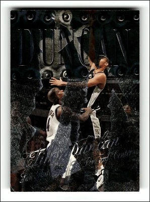 1998-99 Metal Universe #35 Tim Duncan ERROR with Clifford Robinson Back - Image 1 of 2