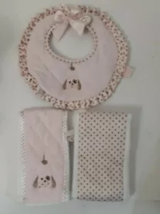 Bearington Baby Wiggles Rosa Cachorro Pechera y Paño Eructo Juego de Regalo Nuevo con Etiquetas - Imagen 1 de 5