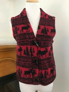 Vintage WOOLRICH Red & Black Winter Print Fleece Vest W/Toggle Closure ~ Small - Picture 1 of 7