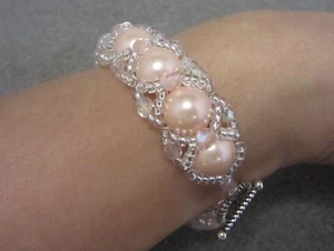 Pulsera de mujer hecha a mano cuentas de núcleo de concha, melocotón, 18 cm, fabricación propia - Imagen 1 de 3