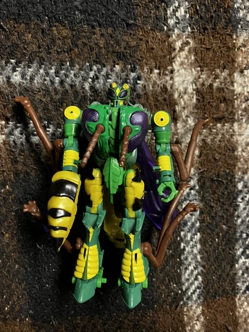 WASPINATOR Transformers Kingdom Toy. 2021 Beast Wars Cover