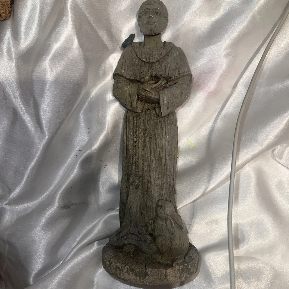 Estatua de San Francisco con Pájaro, Patrón de los Animales Foto 1 de 4