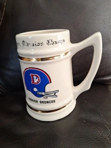 Taza de colección de los Denver Broncos de los años 1977 de la liga de fútbol logotipo antiguo  - Imagen 1 de 9