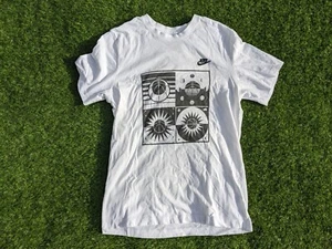Nike DXB Basic White Tee Tshirt Mens M Medium Casual Wear - Picture 1 of 4