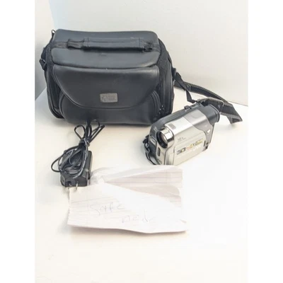 JVC GR-D32U Digital Video Camera Camcorder w/ Bag & Charger READ - Image 1 of 4
