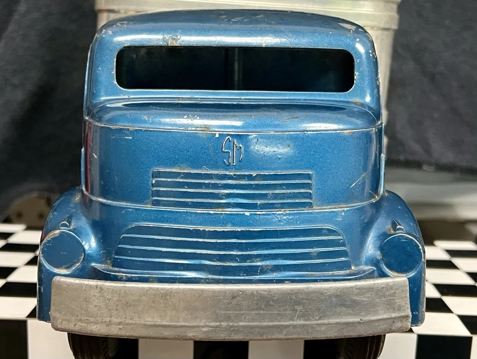 VINTAGE 1953 SMITH MILLER GMC CAMINHÃO CANO DE ÓLEO PINTURA ORIGINAL, PNEUS DE CORRENTE! - Imagem 1 de 4