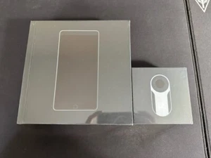 SEALED NEW BUNDLE Essential PH-1 - 128 GB - Pure White (Unlocked) 360 Camera - Afbeelding 1 van 5