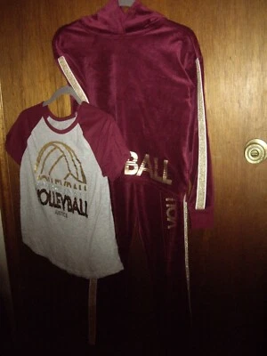 T10 Usado en Excelente Condición Niñas Talla 14 16 Justice Active 3 piezas Conjunto de Voleibol Borgoña Terciopelo Fe Foto 1 de 4