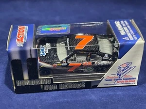 DP 2011 Lionel 1/64 #7 Danica Patrick GoDaddy Honoring Our Heroes - Picture 1 of 2