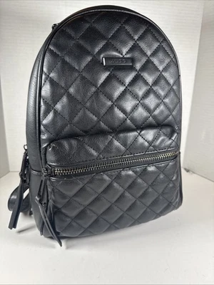 "Cartera mochila acolchada de cuero vegano negra Aldo con herrajes negros 9x12""" Foto 1 de 4