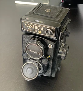 Yashica Mat 124G fotocamera medio formato TLR Giappone + custodia non testata - Foto 1 di 18