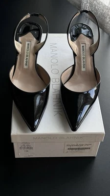 Manolo Blahnick Carolyne charol gatito tacones Foto 1 de 4