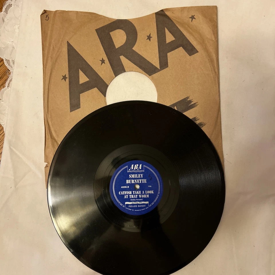 78 SMILEY BURNETTE ARA 4008 CATFISH TAKE A LOOK AT THAT WORM Country VG++ - Image 1 of 4