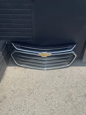 Parrilla delantera Chevrolet Traverse 2018 2019 2020 usada OEM 233376131; 23336132 Foto 1 de 4