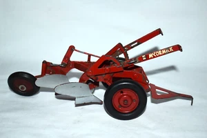 Ertl 1:16 International McCormick 2-Bottom Plow - Picture 1 of 5