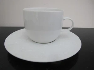 ROSENTHAL Björn Wiinblad ZAUBERFLÖTE weiß Porzellan Demitasse TASSE & Untertasse - Bild 1 von 10
