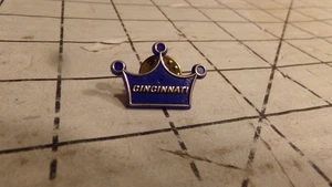 Cincinnati Ohio Corona Azul Plástico Solapa Sombrero Chaqueta Prendedor EE. UU. - Imagen 1 de 4