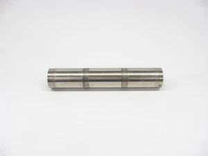 Nose Gear Wheel Axle - Piper Seneca II - PN: 86062-86 - Lot # B1063 - Picture 1 of 4