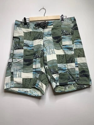 Patagonia Men Size 34 Green Multicolor Unlined Swim Trunk Shorts - Image 1 of 4
