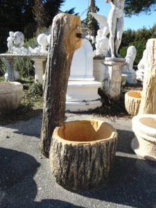 FONTANA EFFETTO FINTO LEGNO IN CEMENTO MARMO PIETRA DA GIARDINO - Foto 1 di 1