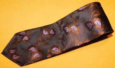 CORBATA XMI UMBRÍA HECHA EN EE. UU. MARRÓN/BEIGE/PÚRPURA MOTIVO HOJA - CORBATAS DE DISEÑADOR. Foto 1 de 3