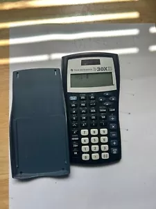 Texas Instruments TI-30X IIS - Scientific Calculator w/Cover - TESTED - Picture 1 of 11