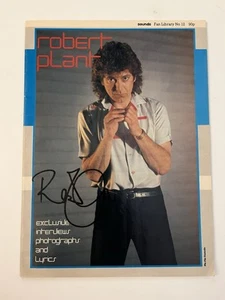 Foto de portada de revista autografiada firmada por Robert Plant Led Zeppelin certificado F6 - Imagen 1 de 4