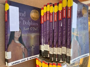 ISLAND OF THE BLUE DOLPHINS by Scott Odell, 8 books lot classroom guided reading - Picture 1 of 1