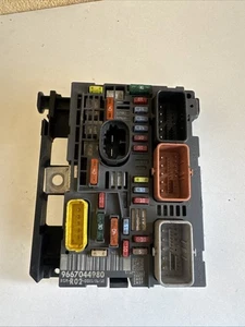 9667044980 BAM-R02 Scatola Fusibili Peugeot Citroen Portafusibili  - Foto 1 di 6