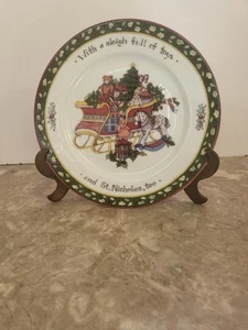 1 Plato de ensalada Portmeirion "Con un trineo lleno de juguetes", un cuento de Navidad 8 1/8" - Imagen 1 de 4