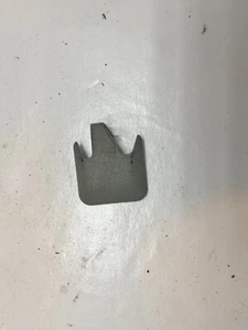 Mercedes W124 E Klasse Abdeckung Verkleidung Sitzschraube Grau 1246842118 E058 - Bild 1 von 4