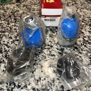 Crown 8124333 /K8195T Ball Joints 2 Fr. Driver Or Pass. Up. And Low. Jeep - Picture 1 of 6