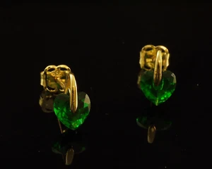 585 Gold Ohrstecker Gelbgold  Motiv Herz  Zirkonia smaragd  1 Paar - Bild 1 von 2