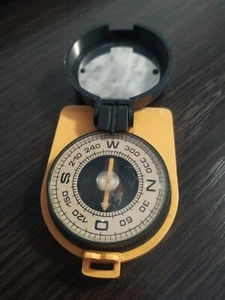 Soviet USSR Navigation Compass Azimuth (Азимут)With ruler and mirror Vintage - Picture 1 of 12