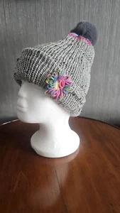 handgefertigte gestrickte Bommelmütze, Erwachsene/Teenager - Bild 1 von 5