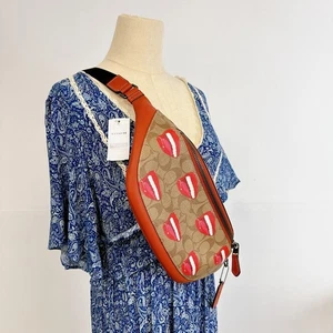 Coach CQ085 Coach X Tom Wesselmann Warren In Signature IN Khaki Terracotta Multi - Bild 1 von 6