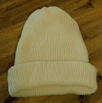 Gorro Tejido Hecho a Mano Niña Talla 5 a 8 años Amarillo Mantequilla Foto 1 de 4