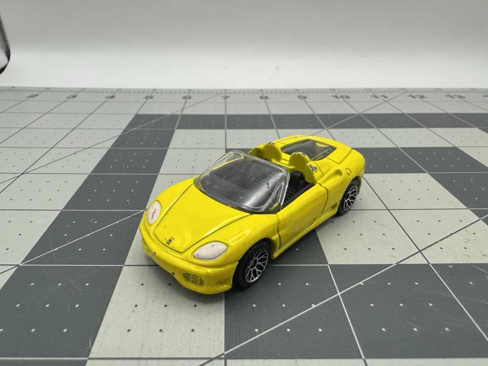 1/63 MATCHBOX - CLASSIC FERRARI 360 SPIDER YELLOW DIECAST CAR VINTAGE 2001 - Image 1 of 4