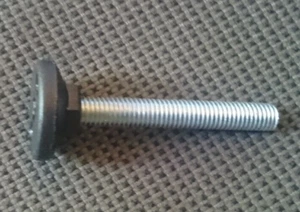 ERSATZTEILE - PASSEND ZU BLACK & DECKER FRÜHE WORKMATES - UNTERER EINSCHRAUBFUSS - Bild 1 von 4