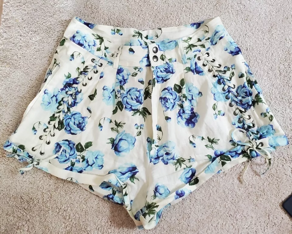Shorts feminino The Kooples de linho floral com cadarço azul ectu branco tamanho 3 grande - Imagem 1 de 4