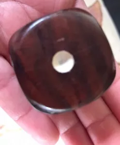 BIG BEAUTIFUL VINTAGE ART DECO DARK CARAMEL MARBLED BAKELITE DICE 45 GRAMS - Picture 1 of 23