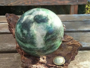 wunderschöne, grosse Aventurin Kugel 9,5 cm - Picture 1 of 5