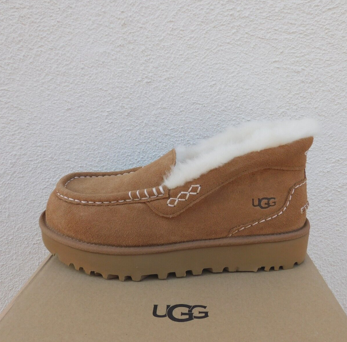 UGG Moccasin Solid Slippers for Women 8 US Shoe for sale | eBay UGG Moccasin Solid Slippers for Women 8 US Shoe for sale | eBay
